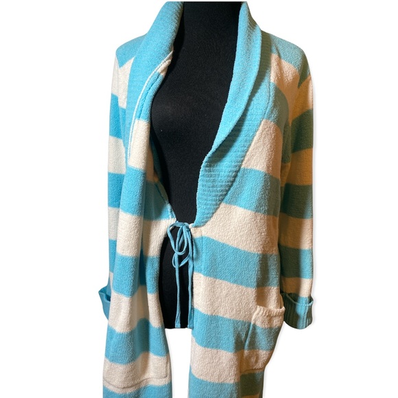 Women's Betsey Johnson Sweater Robe - Picture 8 of 9
